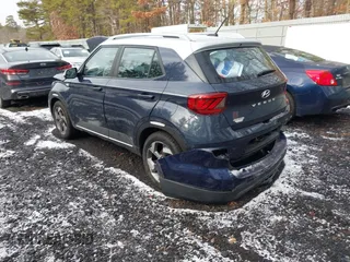 2024 Hyundai Venue SEL with VIN KMHRC8A39RU285918, listed as a IAAI auction lot 41480084 with 4,824 mi miles and . Bid and sale history available at DreamBid. Image 3.