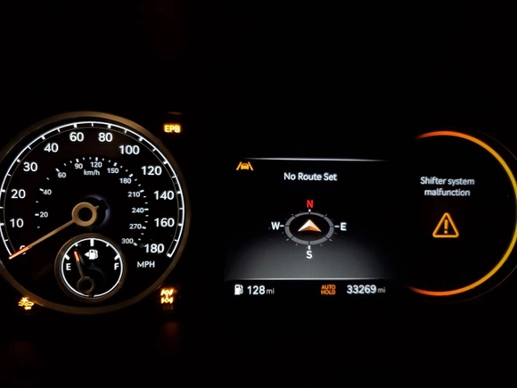 2022 Genesis G70 3.3T with VIN KMTG54TE5NU100899, listed as a Copart auction lot 47631595 with 33,269 mi miles and Clean Title. Bid and sale history available at carsss.com. Image 9.