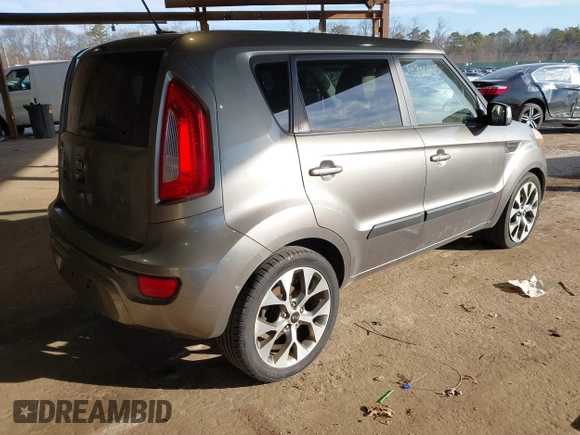 2013 Kia Soul ! with VIN KNDJT2A69D7558243, listed as a IAAI auction lot 41730873 with 192,503 mi miles. Bid and sale history available at carsss.com. Image 4.
