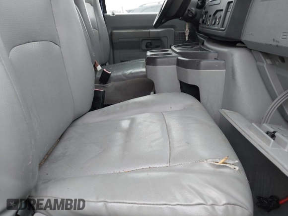2011 Ford Econoline Passenger XL with VIN 1FBNE3BL1BDA25134, listed as a IAAI auction lot 41855930 with Not Provided miles. Bid and sale history available at carsss.com. Image 5.
