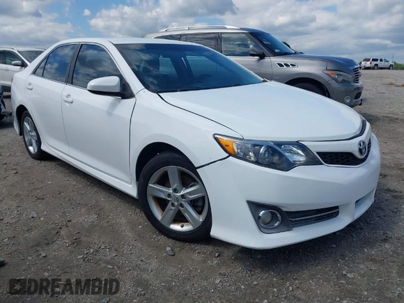 2013 Toyota Camry L with VIN 4T1BF1FK1DU671578, listed as a IAAI auction lot 41982178 with 198,261 mi miles. Bid and sale history available at carsss.com. Image 1.