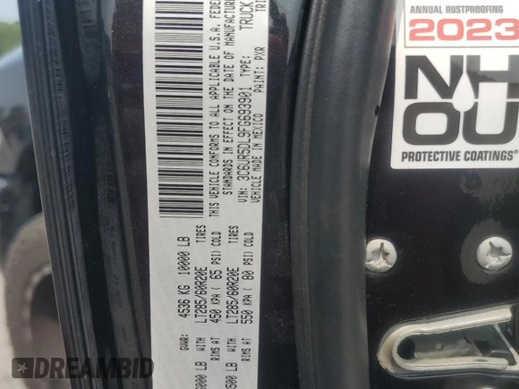 2015 Ram 2500 SLT with VIN 3C6UR5DL9FG693901, listed as a Copart auction lot 67711284 with 104,530 mi miles and Salvage Title. Bid and sale history available at carsss.com. Image 12.