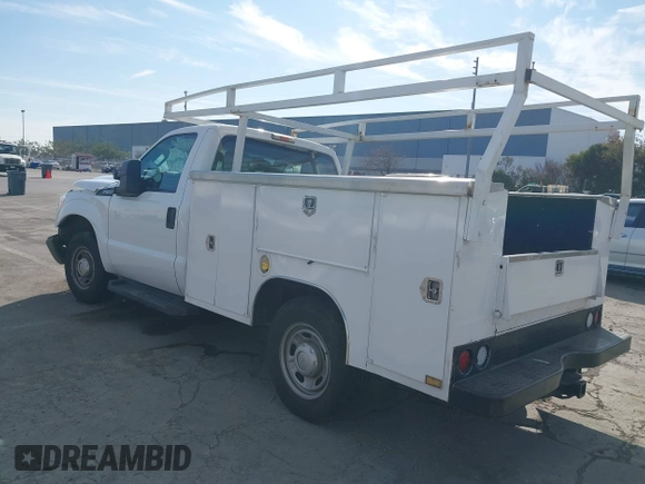2016 Ford Super Duty F-250 SRW XL with VIN 1FDBF2A66GEC26011, listed as a IAAI auction lot 41383279 with 81,996 mi miles. Bid and sale history available at carsss.com. Image 3.