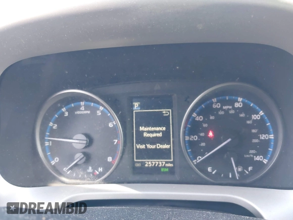 2018 Toyota RAV4 XLE with VIN 2T3WFREV2JW450019, listed as a IAAI auction lot 41704084 with 257,737 mi miles. Bid and sale history available at carsss.com. Image 7.
