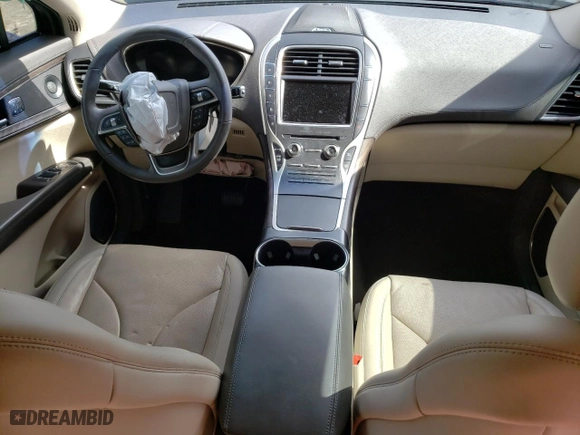 2019 Lincoln Nautilus Reserve with VIN 2LMPJ8LPXKBL61711, listed as a Copart auction lot 69843683 with 0 mi miles. Bid and sale history available at carsss.com. Image 8.