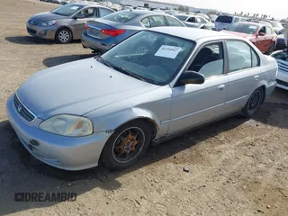 2000 Honda Civic VP with VIN 2HGEJ6616YH581681, listed as a IAAI auction lot 41392947 with 138,022 mi miles. Bid and sale history available at carsss.com. Image 2.