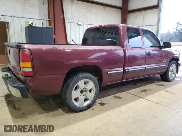 2000 Chevrolet Silverado 1500 LS with VIN 2GCEC19V2Y1344835, listed as a Copart auction lot 45058925 with 251,702 mi miles and Clean Title. Bid and sale history available at carsss.com. Image 3.