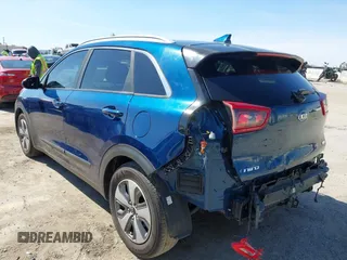 2019 Kia Niro LX with VIN KNDCB3LC3K5322605, listed as a IAAI auction lot 41765323 with 145,559 mi miles. Bid and sale history available at carsss.com. Image 3.