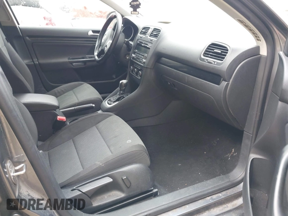 2013 Volkswagen Jetta SE with VIN 3VWPP7AJ5DM635466, listed as a IAAI auction lot 42501242 with 198,252 mi miles and . Bid and sale history available at DreamBid. Image 5.