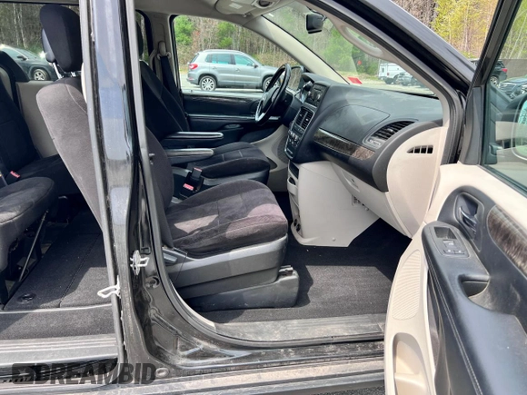 2011 Dodge Grand Caravan SXT with VIN 2D4RN4DG8BR686579, listed as a Copart auction lot 55419365 with 154,256 mi miles and Clean Title. Bid and sale history available at DreamBid. Image 5.