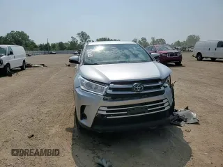 2018 Toyota Highlander LE с VIN 5TDBZRFH7JS867488, выставлен на аукционе Copart как лот 60373075 с пробегом 64 043 миль миль и Списание • Salvage title. История ставок и продаж доступна на DreamBid. Изображение 13.