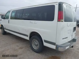 2000 Chevrolet Express Van with VIN 1GAHG39R0Y1233974, listed as a IAAI auction lot 41729422 with 132,827 mi miles. Bid and sale history available at carsss.com. Image 3.