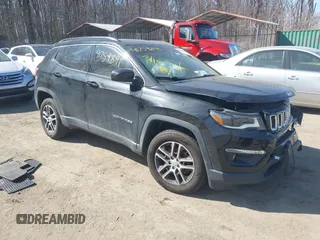 2018 Jeep Compass Altitude with VIN 3C4NJDBB2JT418914, listed as a IAAI auction lot 41759891 with 137,643 mi miles and . Bid and sale history available at carsss.com. Image 1.