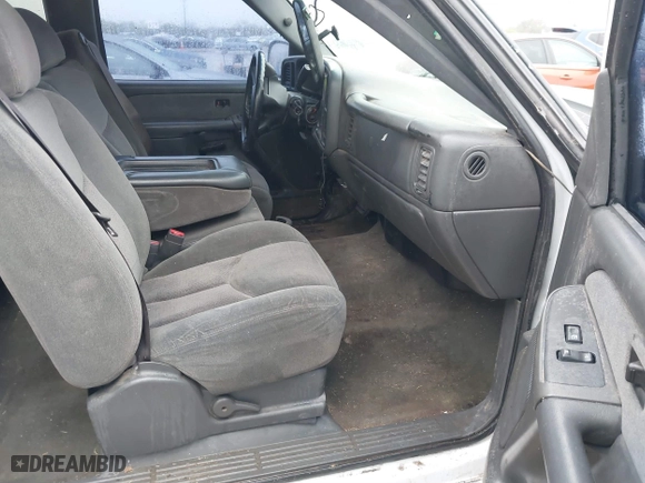 2003 Chevrolet Silverado 1500 LS with VIN 2GCEC19V231106394, listed as a IAAI auction lot 41883562 with 340,546 mi miles. Bid and sale history available at carsss.com. Image 5.
