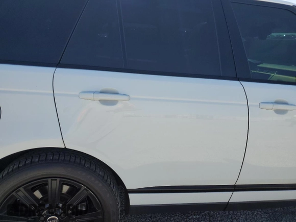 2013 Land Rover Range Rover HSE z VIN SALGS2DF2DA101021, wystawiony jako Copart lot #49463395 z przebiegiem 207 106 mil mil oraz Szkoda całkowita • Salvage title. Historia ofert i sprzedaży dostępna na DreamBid. Obrazek 11.
