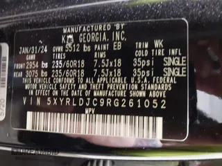 2024 Kia Sorento S z VIN 5XYRLDJC9RG261052, wystawiony jako IAAI lot #42282236 z przebiegiem 23 620 mil mil oraz . Historia ofert i sprzedaży dostępna na DreamBid. Obrazek 9.