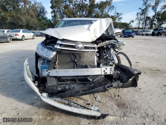 2019 Toyota Highlander SE with VIN 5TDJZRFH4KS587170, listed as a Copart auction lot 44037905 with 0 mi miles and Non Repairable. Bid and sale history available at carsss.com. Image 5.