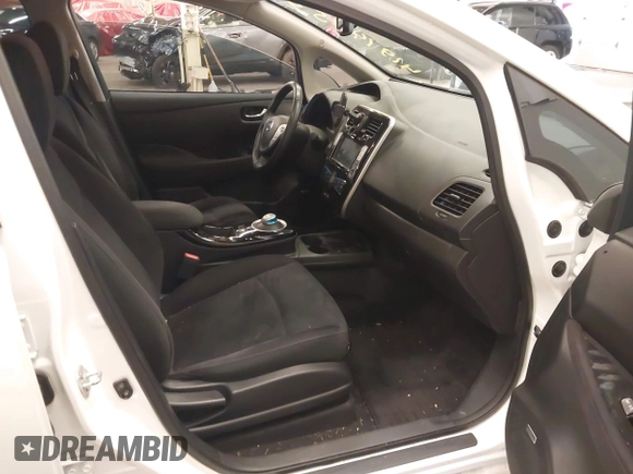 2016 Nissan LEAF SV with VIN 1N4BZ0CP2GC304243, listed as a IAAI auction lot 41914959 with 85,420 mi miles. Bid and sale history available at carsss.com. Image 5.