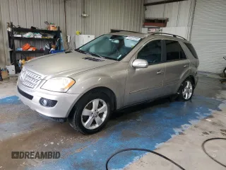2006 Mercedes-Benz M 500 z VIN 4JGBB75EX6A043551, wystawiony jako Copart lot #55937265 z przebiegiem 120 923 mil mil oraz Szkoda całkowita • Salvage title. Historia ofert i sprzedaży dostępna na DreamBid. Obrazek 1.