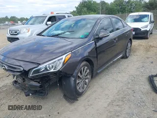 2016 Hyundai Sonata Sport z VIN 5NPE34AF0GH424329, wystawiony jako IAAI lot #42312730 z przebiegiem 20 858 mil mil oraz . Historia ofert i sprzedaży dostępna na DreamBid. Obrazek 2.