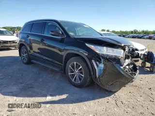 2019 Toyota Highlander SE with VIN 5TDJZRFH6KS611758, listed as a Copart auction lot 57157545 with 63,798 mi miles and Salvage title. Bid and sale history available at DreamBid. Image 4.