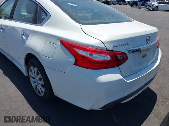 2017 Nissan Altima SR with VIN 1N4AL3AP0HN330976, listed as a IAAI auction lot 42378743 with 36,959 mi miles and . Bid and sale history available at DreamBid. Image 3.