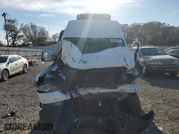 2019 Nissan NV Cargo SV z VIN 1N6AF0LY6KN805184, wystawiony jako Copart lot #83629974 z przebiegiem Nie podano mil oraz Szkoda całkowita • Salvage title. Historia ofert i sprzedaży dostępna na DreamBid. Obrazek 5.