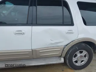 2005 Ford Expedition Eddie Bauer с VIN 1FMPU17505LB13376, выставлен на аукционе IAAI как лот 42424935 с пробегом 178 557 миль миль и . История ставок и продаж доступна на DreamBid. Изображение 6.