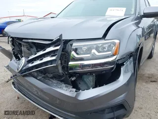 2018 Volkswagen Atlas 3.6L V6 SEL with VIN 1V2MR2CA7JC543769, listed as a IAAI auction lot 41479621 with 122,699 mi miles. Bid and sale history available at carsss.com. Image 20.