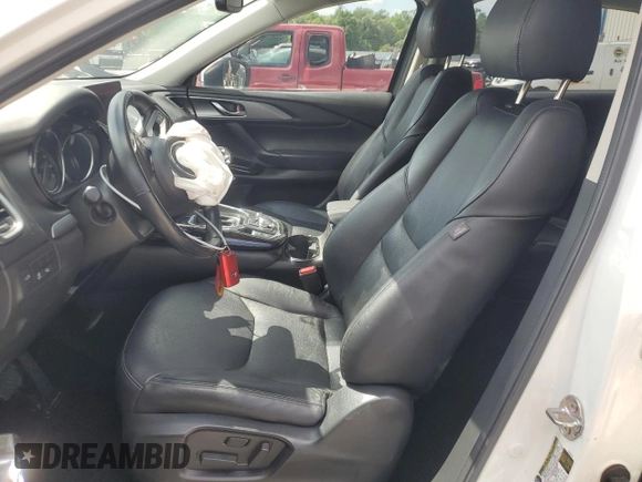2023 Mazda CX-9 Touring z VIN JM3TCBCY6P0647537, wystawiony jako Copart lot #51578145 z przebiegiem 51 316 mil mil oraz Nie do naprawy • Non repairable. Historia ofert i sprzedaży dostępna na DreamBid. Obrazek 7.