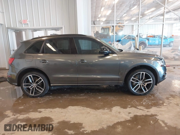 2016 Audi Q5 Premium Plus with VIN WA1D7AFP1GA136501, listed as a IAAI auction lot 41360328 with 73,393 mi miles. Bid and sale history available at carsss.com. Image 13.