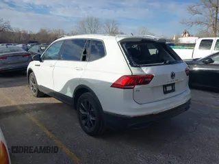 2022 Volkswagen Tiguan SE with VIN 3VV3B7AX9NM076592, listed as a IAAI auction lot 41816250 with 52,688 mi miles and . Bid and sale history available at DreamBid. Image 3.