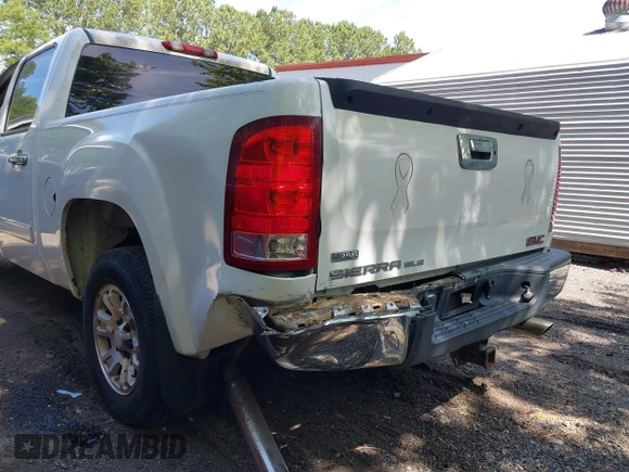 2008 GMC Sierra 1500 SLE1 z VIN 2GTEC130481114324, wystawiony jako IAAI lot #42279209 z przebiegiem 213 978 mil mil oraz . Historia ofert i sprzedaży dostępna na DreamBid. Obrazek 6.