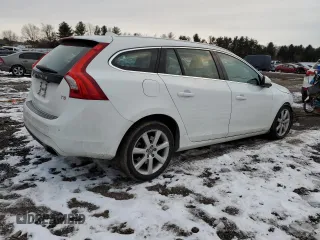 2017 Volvo V60 Premier with VIN YV140MEKXH1346821, listed as a Copart auction lot 88649475 with 68,048 mi miles and Salvage Title. Bid and sale history available at carsss.com. Image 3.