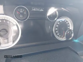 2015 Ram 1500 Big Horn z VIN 1C6RR7GT8FS549293, wystawiony jako IAAI lot #41833000 z przebiegiem Nie podano mil oraz . Historia ofert i sprzedaży dostępna na DreamBid. Obrazek 14.