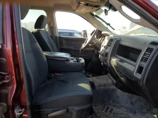 2023 Ram 1500 Express z VIN 3C6RR7KT2PG669347, wystawiony jako Copart lot #43727245 z przebiegiem 39 637 mil mil oraz Szkoda całkowita • Salvage title. Historia ofert i sprzedaży dostępna na DreamBid. Obrazek 7.