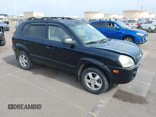 2006 Hyundai Tucson GL with VIN KM8JM12B26U340745, listed as a IAAI auction lot 42129680 with 87,133 mi miles. Bid and sale history available at carsss.com. Image 1.