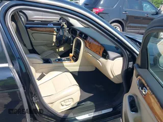 2007 Jaguar XJ Vanden Plas z VIN SAJWA82B87SH13560, wystawiony jako IAAI lot #42502145 z przebiegiem 211 075 mil mil oraz . Historia ofert i sprzedaży dostępna na DreamBid. Obrazek 5.