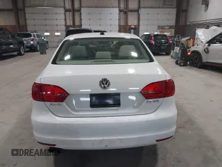 2011 Volkswagen Jetta SEL with VIN 3VWLZ7AJ3BM392813, listed as a IAAI auction lot 41922952 with 194,533 mi miles and . Bid and sale history available at DreamBid. Image 16.