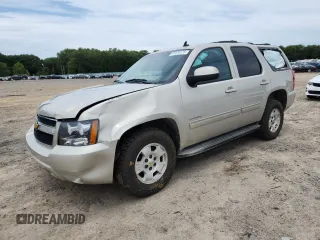 2013 Chevrolet Tahoe LS z VIN 1GNSCAE07DR151618, wystawiony jako Copart lot #61574775 z przebiegiem 81 070 mil mil oraz Szkoda całkowita • Salvage title. Historia ofert i sprzedaży dostępna na DreamBid. Obrazek 1.