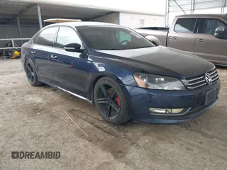 2015 Volkswagen Passat Wolfsburg Edition с VIN 1VWAT7A39FC096518, выставлен на аукционе IAAI как лот 42122907 с пробегом 156 961 миль миль и . История ставок и продаж доступна на DreamBid. Изображение 1.