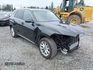 2023 BMW X5 xDrive40i z VIN 5UXCR6C00P9P78885, wystawiony jako IAAI lot #42290898 z przebiegiem 11 745 mil mil oraz . Historia ofert i sprzedaży dostępna na DreamBid. Obrazek 1.
