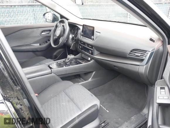 2023 Nissan Rogue SV z VIN JN8BT3BA2PW002884, wystawiony jako IAAI lot #41963571 z przebiegiem 21 488 mil mil oraz . Historia ofert i sprzedaży dostępna na DreamBid. Obrazek 5.