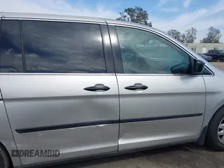 2005 Honda Odyssey LX with VIN 5FNRL38245B096035, listed as a IAAI auction lot 41998823 with 209,177 mi miles. Bid and sale history available at carsss.com. Image 13.