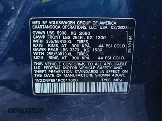 2023 Volkswagen ID.4 Pro z VIN 1V2DNPE81PC017620, wystawiony jako IAAI lot #41573053 z przebiegiem 15 462 mil mil oraz . Historia ofert i sprzedaży dostępna na DreamBid. Obrazek 9.