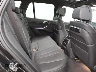 2025 BMW X5 sDrive40i with VIN 5UX13EU0XS9W28437, listed as a Copart auction lot 53400415 with 38,698 mi miles and Clean Title. Bid and sale history available at carsss.com. Image 11.