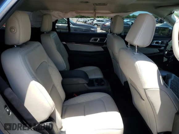 2018 Ford Explorer Platinum z VIN 1FM5K8HT4JGA54385, wystawiony jako Copart lot #57814475 z przebiegiem 105 489 mil mil oraz Szkoda całkowita • Salvage title. Historia ofert i sprzedaży dostępna na DreamBid. Obrazek 11.