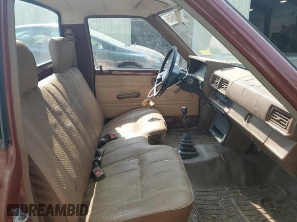1986 Toyota Pickup с VIN JT4RN55R2G0227195, выставлен на аукционе Copart как лот 60195645 с пробегом 88 825 миль миль и Чистый • Clean title. История ставок и продаж доступна на DreamBid. Изображение 10.