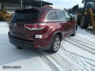 2015 Toyota Highlander LE with VIN 5TDBKRFH2FS095526, listed as a IAAI auction lot 41396935 with 134,624 mi miles. Bid and sale history available at carsss.com. Image 4.