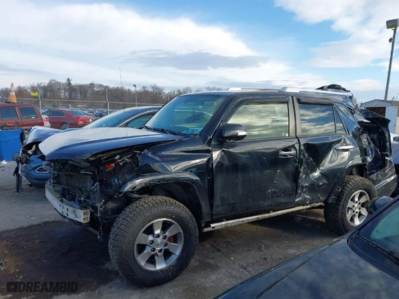 2012 Toyota 4Runner SR5 with VIN JTEBU5JR0C5100805, listed as a IAAI auction lot 41912096 with 223,285 mi miles. Bid and sale history available at carsss.com. Image 14.